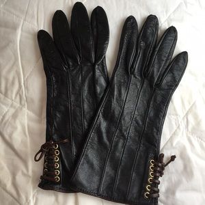 Silk-lined black leather gloves made in Italy